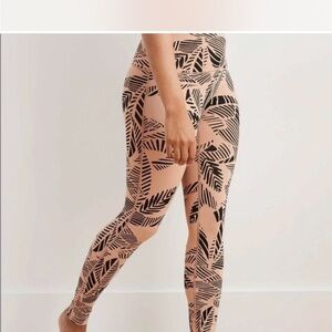 Aerie Peach and Black leaf-Print Leggings